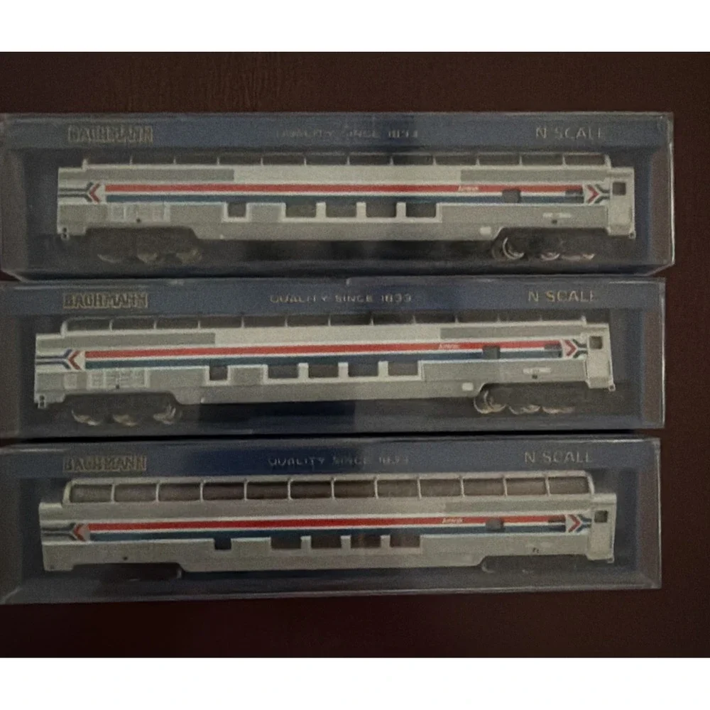 Bachmann N Scale Amtrak 3 Full Dome Passenger Cars # 53-1043-05 1 Diesel Engine